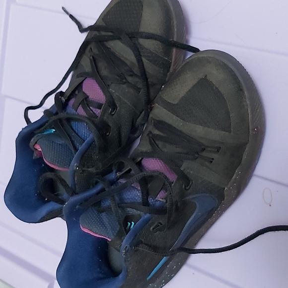 Kyrie irving - Picture 1 of 5